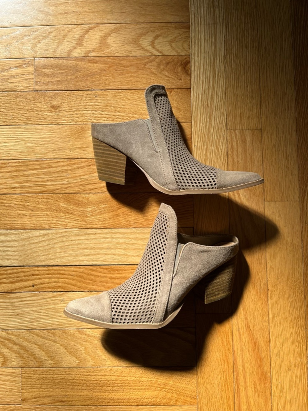 Women’s Coconuts by Matisse Call It Taupe Mule Pointed Toe Suede Bootie (8)
